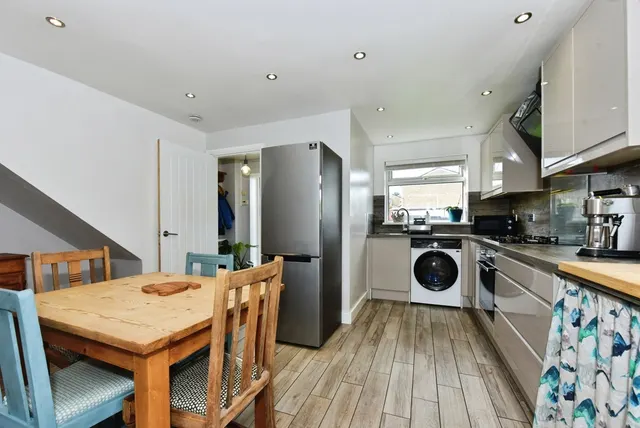 Wainwright Crescent, Sheffield, S13, photo 2