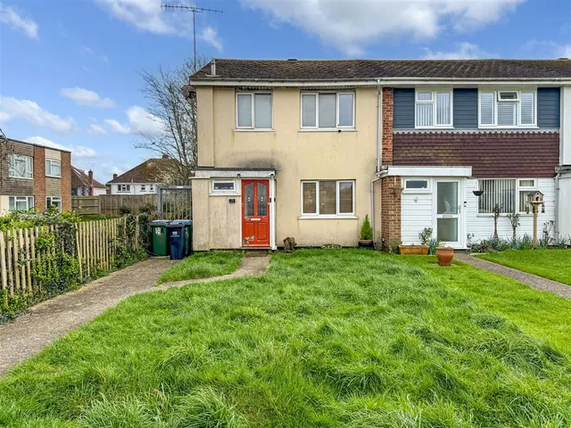 Potters Mead, Littlehampton, photo 1