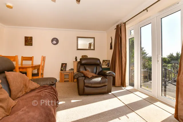 New Road, Brading, PO36, photo 2