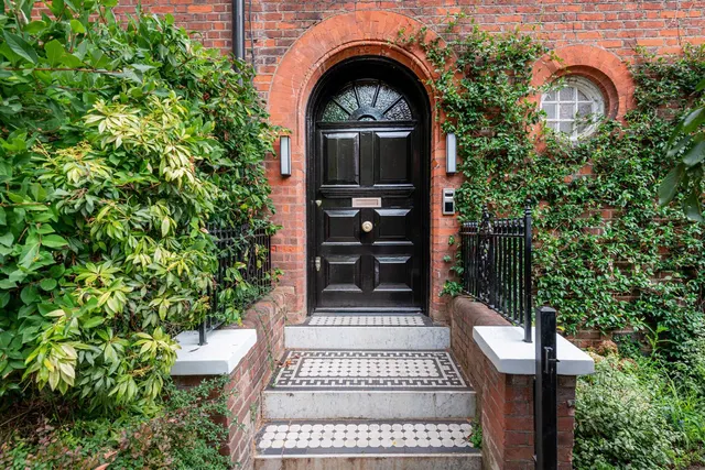 Photo 2 — Wedderburn Road, Hampstead, London, London, NW3 5QG