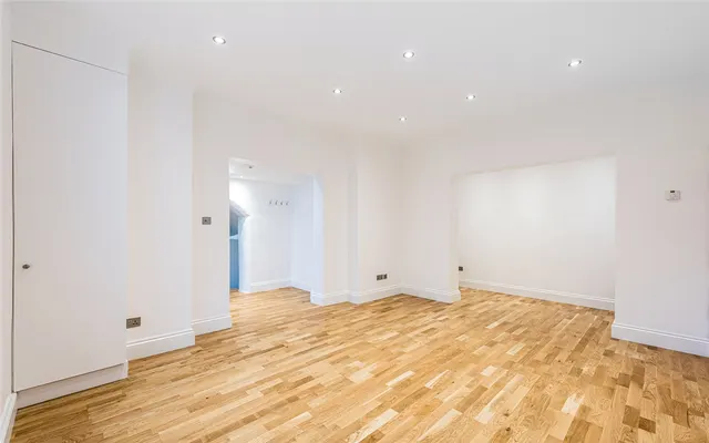 St Georges Drive, London, SW1V, photo 1