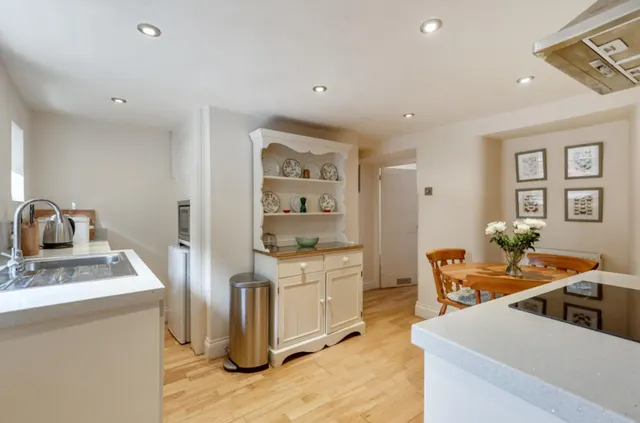 Elegant Grade II Listed Georgian Cott, photo 3
