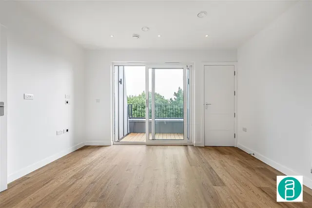 Photo 2 — Montague Road, Wimbledon SW19 1SY