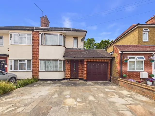 Hatherleigh Road, Ruislip, HA4 6AU, photo 1