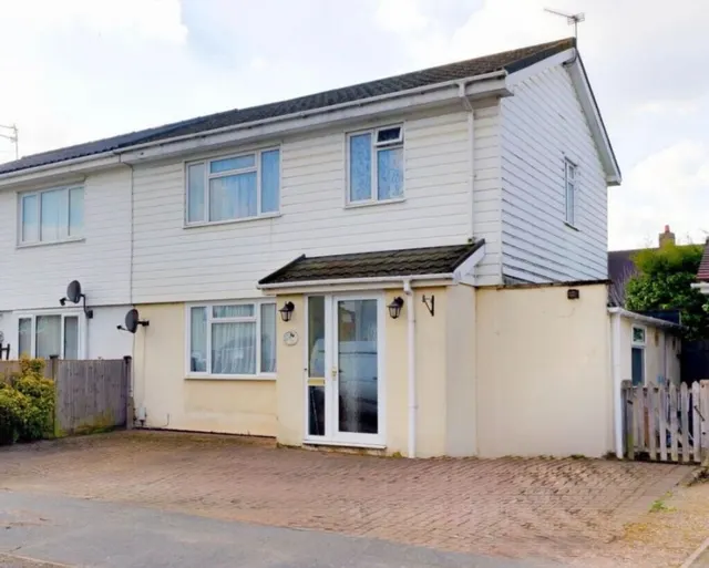 Coveham Crescent, Cobham, KT11, photo 1