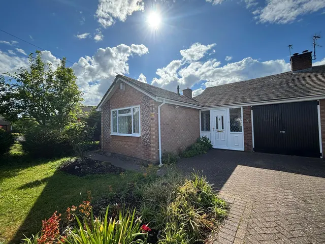 Blythe Avenue, Balsall Common, CV7, photo 1
