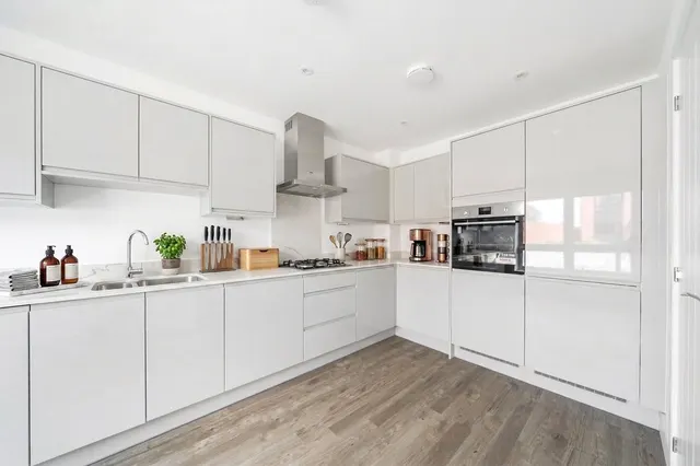 Amersham Road, HP15, photo 3