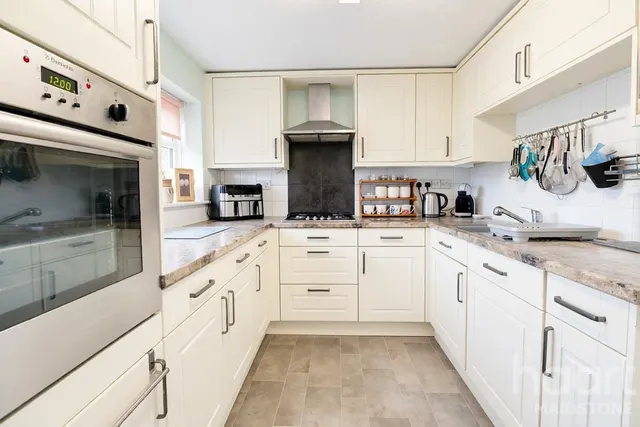 Springett Way, Maidstone, ME17, photo 3
