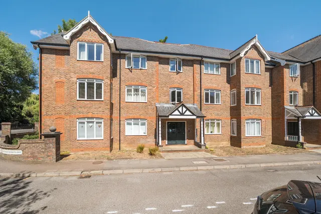 Latium Close, Holywell Hill, St. Alba..., photo 1