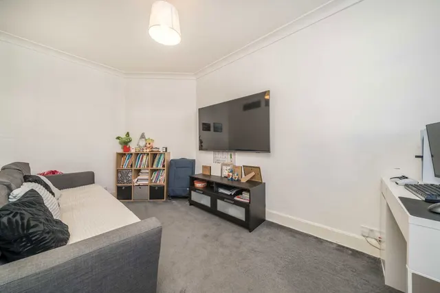Auckland Road, KT1, photo 2