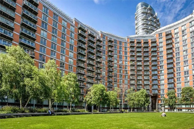 Photo 3 — New Providence Wharf, 1 Fairmont Avenue, Canary Wharf, London, E14 9PF