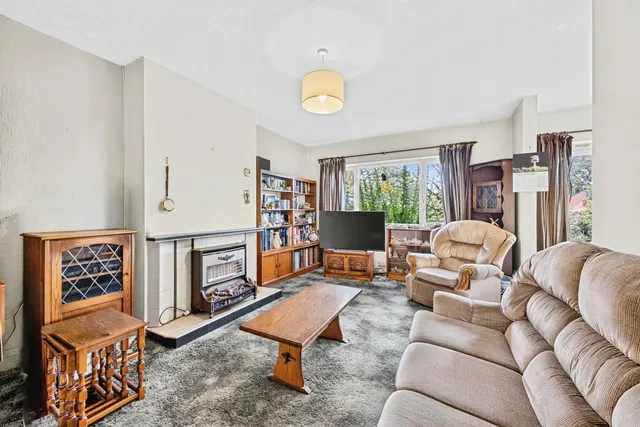 Photo 2 — Chiltern Avenue, Northampton, Northamptonshire, NN5
