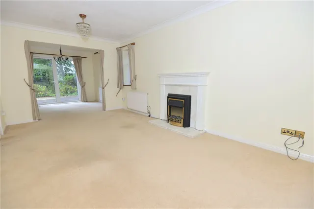 Photo 3 — Tudor Close, Alderholt, Fordingbridge, Dorset, SP6 3LY