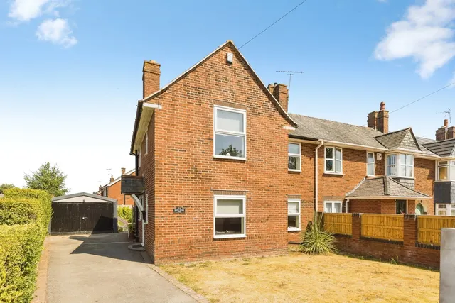 3 bedroom house, Wats Dyke Way, Garden Village, LL11