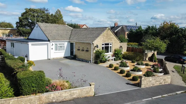 Mere Avenue, Hullavington, SN14, photo 1