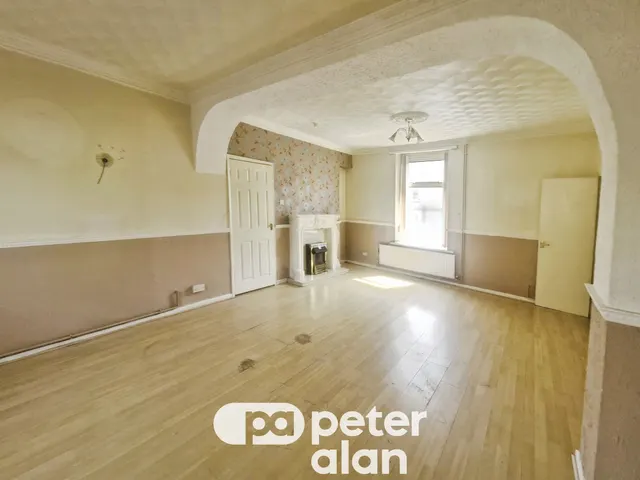 High Street, Maesteg, CF34, photo 3