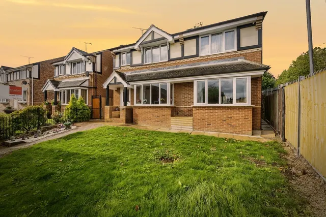 The Haverlands, Pontefract, WF9, photo 1
