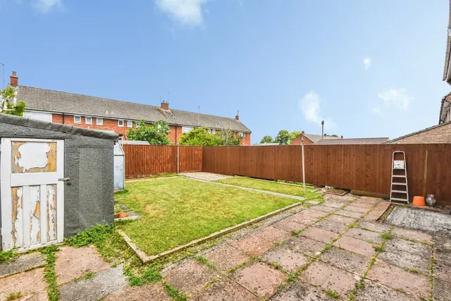 Photo 3 — Clifton Close, Chippenham