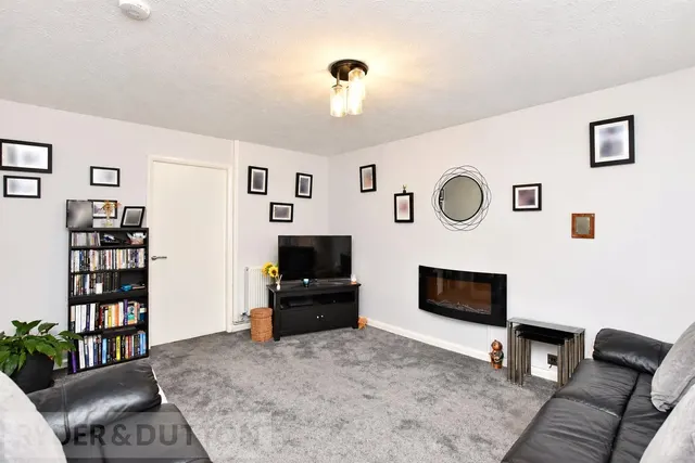 Mulberry Close, Rochdale, OL11, photo 3