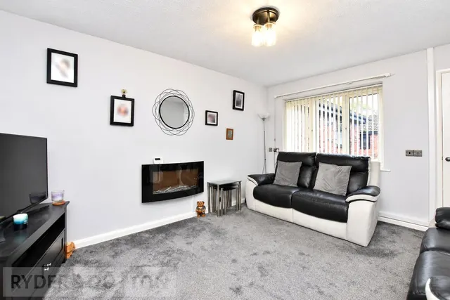 Mulberry Close, Rochdale, OL11, photo 2