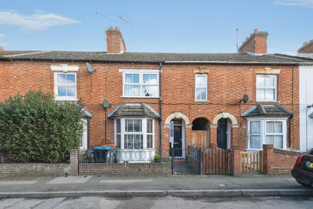 Bury Avenue, Newport Pagnell, photo 1