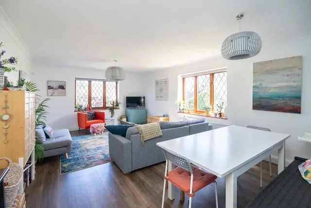 Harrowlands Park, Dorking, RH4, photo 1