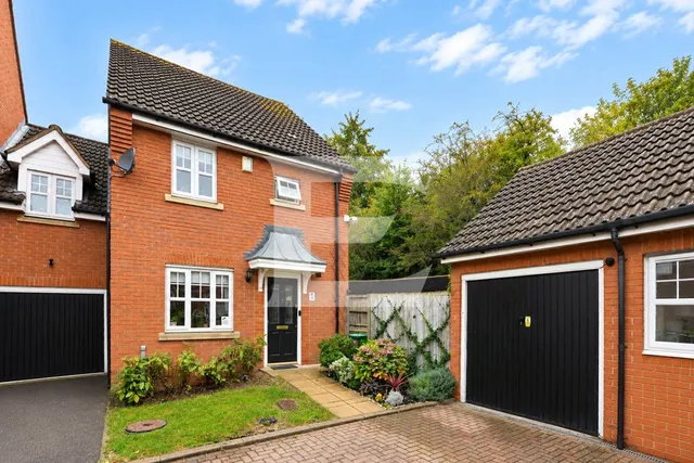 Woodberry Close, Mill Hill, NW7, photo 1