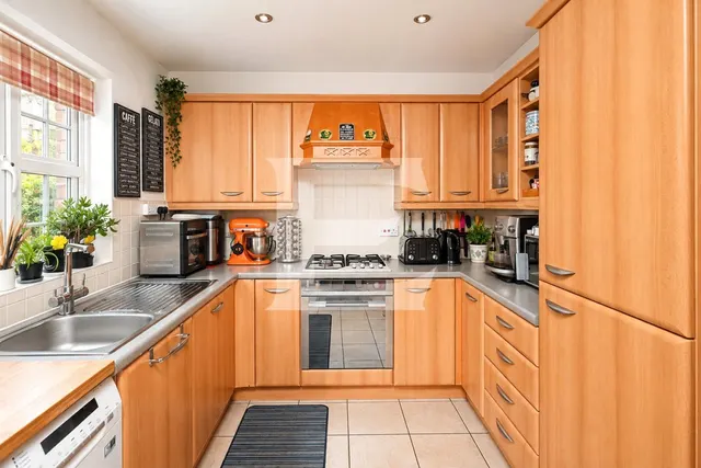 Woodberry Close, Mill Hill, NW7, photo 2