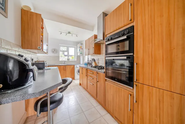 Photo 3 — Crathie Road, SE12
