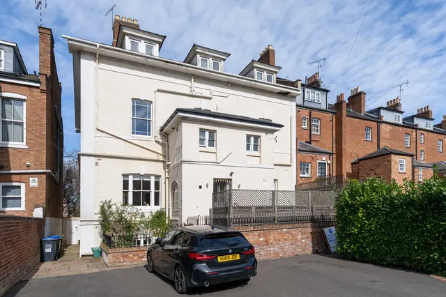 Photo 2 — Leam Terrace, Leamington Spa, Warwickshire, CV31