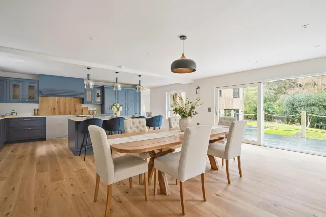 Whitmore Vale Road, GU26, photo 1