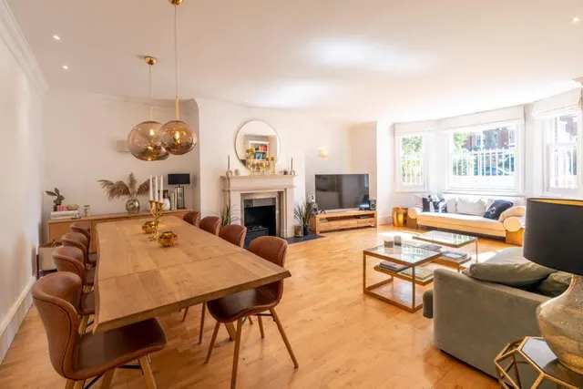 Belsize Avenue, Belsize Park, NW3, photo 1