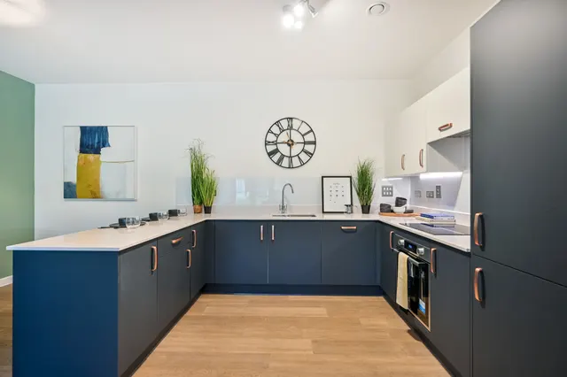 Photo 3 — Showflat 1, Walton Court, 2 Leaping Birds Rise, Walton-on-Thames