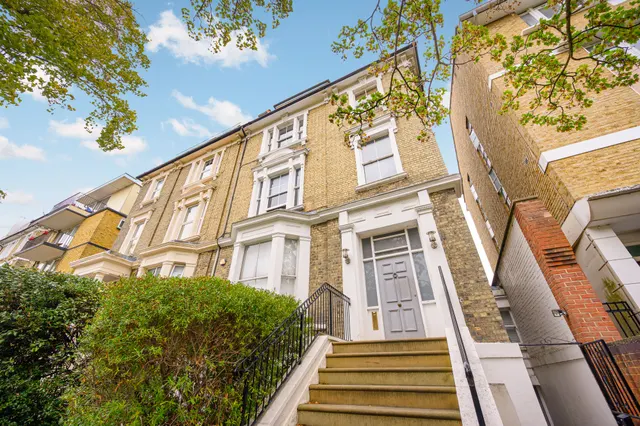 London, NW3, photo 1