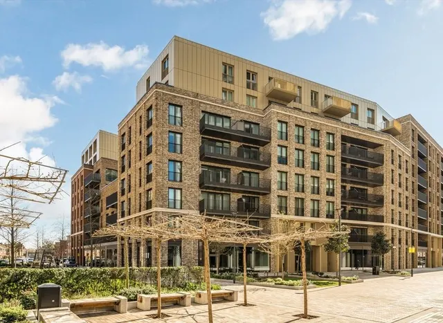 Cendal Crescent, Whitechapel, E1, photo 1