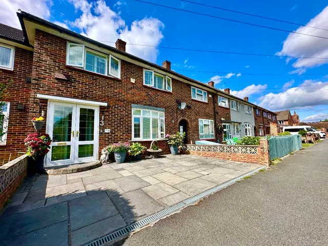 Melksham Drive, Harold Hill, photo 1