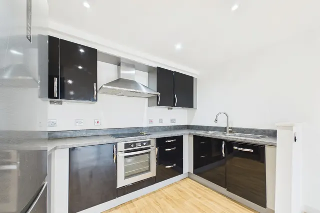 Aspect, Camberley, GU15, photo 3