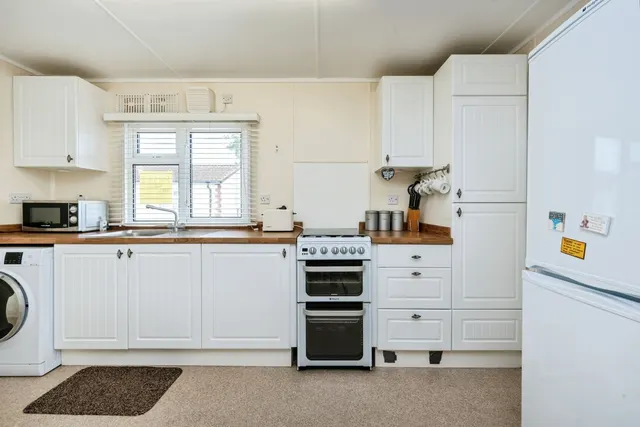 Photo 2 — Hillcrest Park, Wilbury Hills Road, Letchworth Garden City, Hertfordshire, SG6