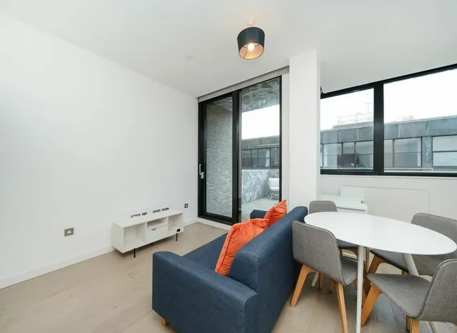 Highgate Hill, Archway, N19, photo 2