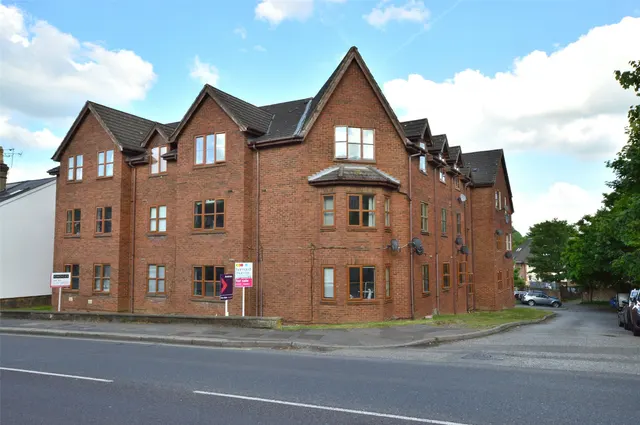 Wilton Road, Redhill, RH1 6QR, photo 1