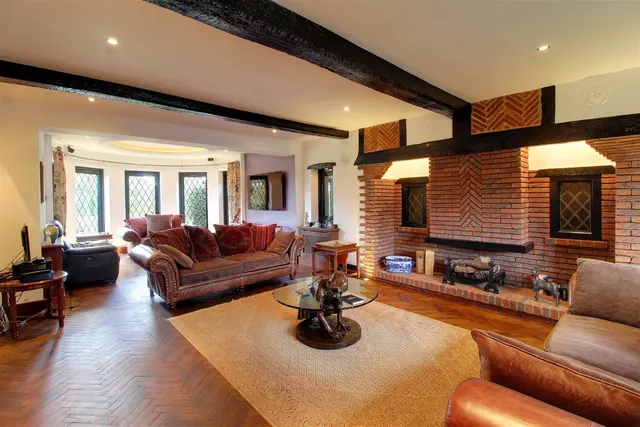 Photo 2 — Brookmans Avenue, Brookmans Park AL9 7QG