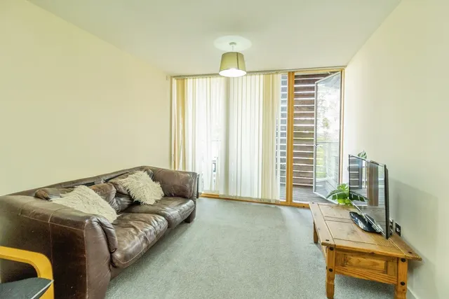 South Row, Milton Keynes, MK9, photo 3