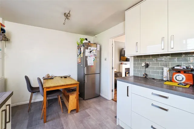 Photo 3 — Alford Close, Beeston, Nottingham, Nottinghamshire, NG9
