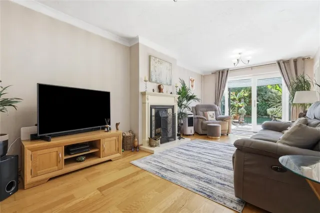 with 4 bedrooms in Steeple Bumpstead, Haverhill, CB9, photo 3