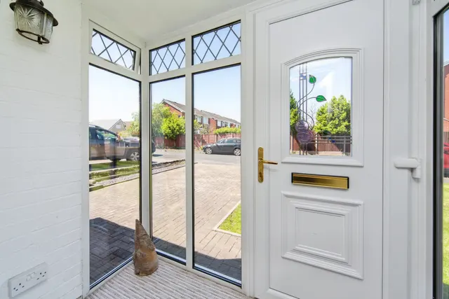 Bunbury Drive, Runcorn, WA7, photo 2