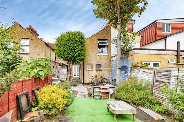 Photo 2 — Whippendell Road, Watford