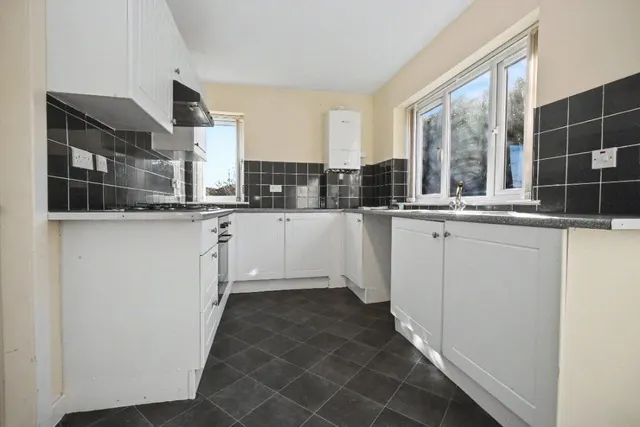 Highfield Road, Netherton, WF4, photo 2