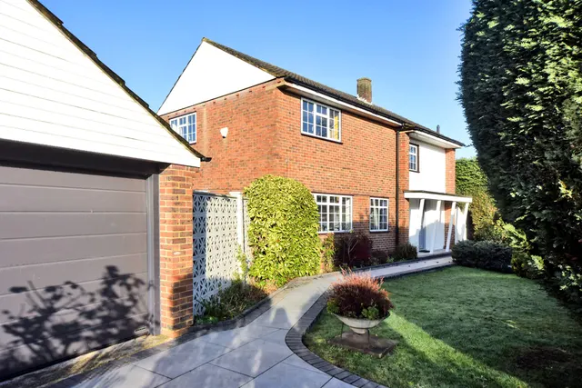 3 bedroom house, Nightingale Road, Hampton, TW12