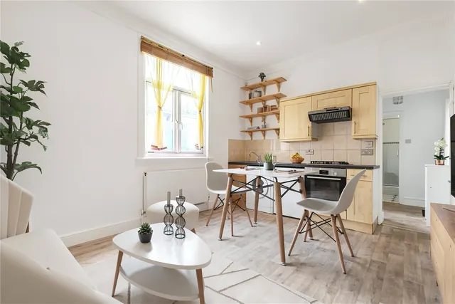 Photo 3 — Becmead Avenue, Streatham, SW16