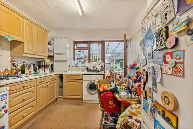 Detached Bungalow in Holt Near the To, photo 3